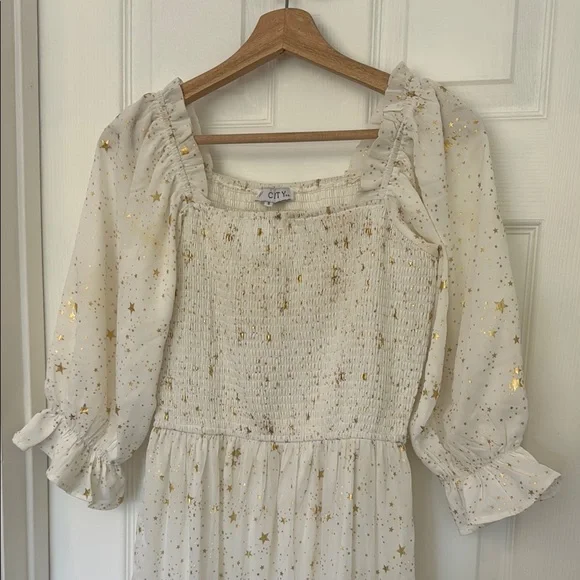 Ivy City Co White and Gold Tiered Sundress with Bishop Sleeves - Picture 3 of 6